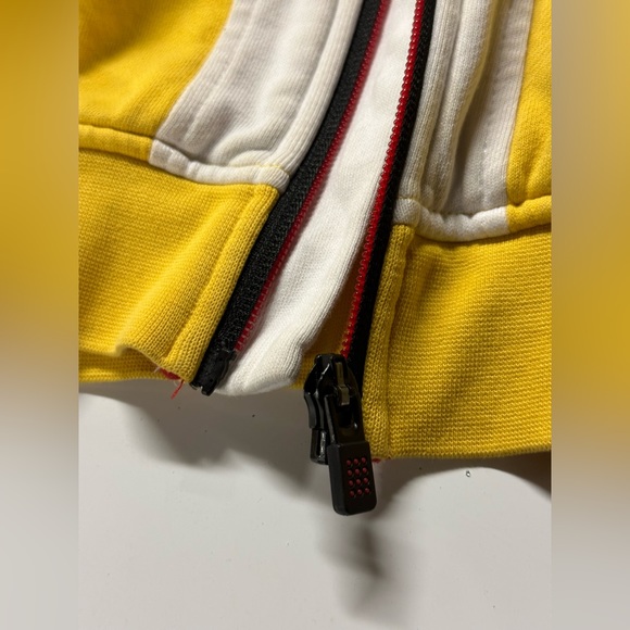 Kids Ferrari Yellow Jacket Size 11/12 New - Picture 7 of 13